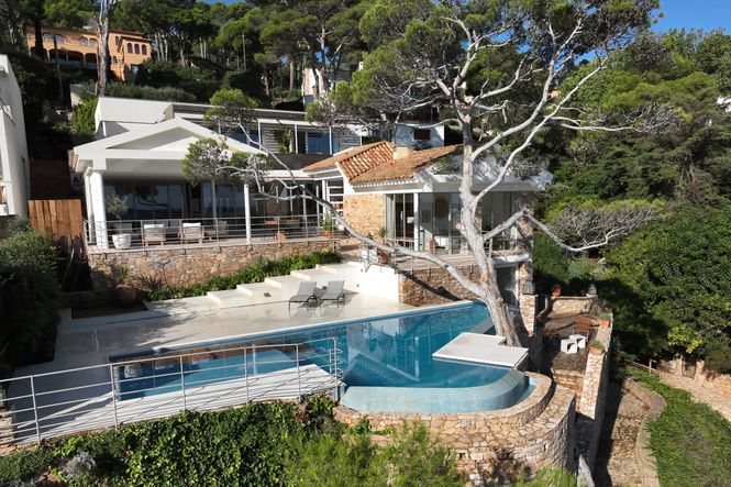 Sa Riera Beach Villa