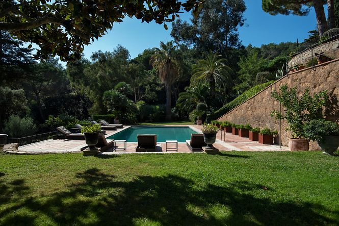 Luxury Villas in Barcelona - Villa Rentals Barcelona