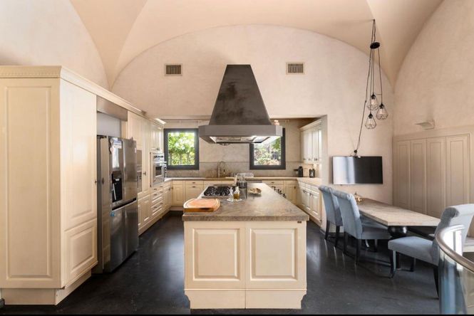 Llavaneres Luxury Villa