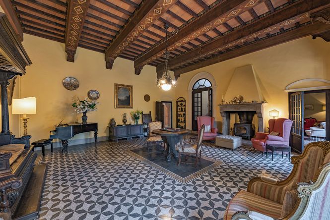 Montalcino Luxury Castle