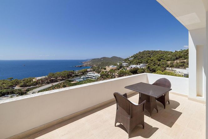 Roca Llisa Seaview Villa