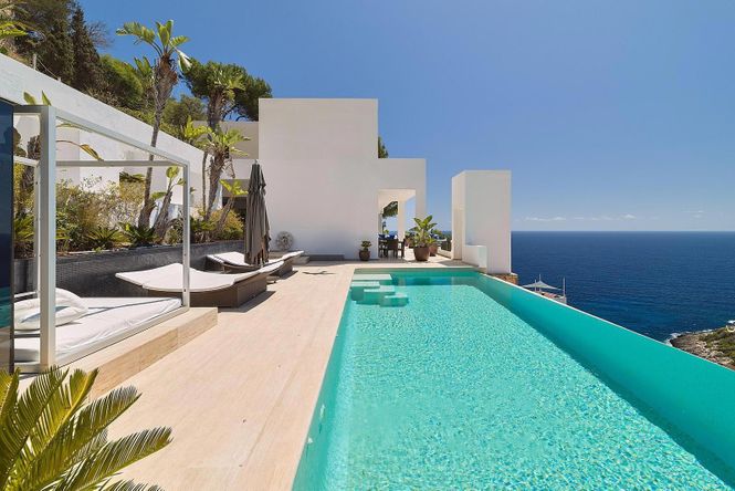 Roca Llisa Seaview Villa
