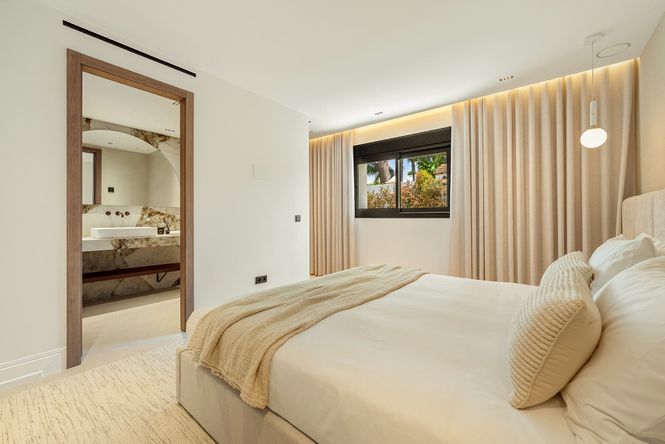 Puerto Banus Sea Villa