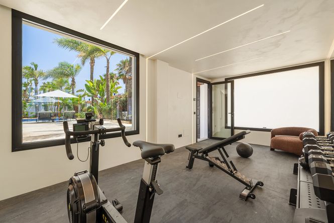 Puerto Banus Sea Villa