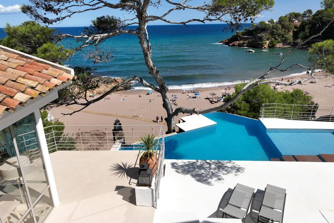 Sa Riera Beach Villa