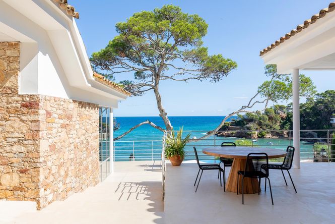 Sa Riera Beach Villa