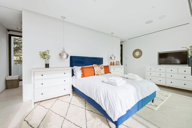 Paraiso White Villa
