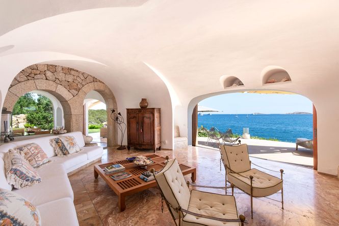 Piccolo Pevero Seafront Villa