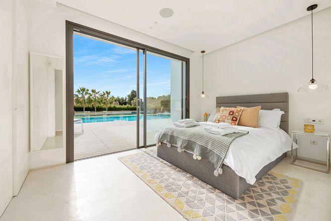 Paraiso White Villa