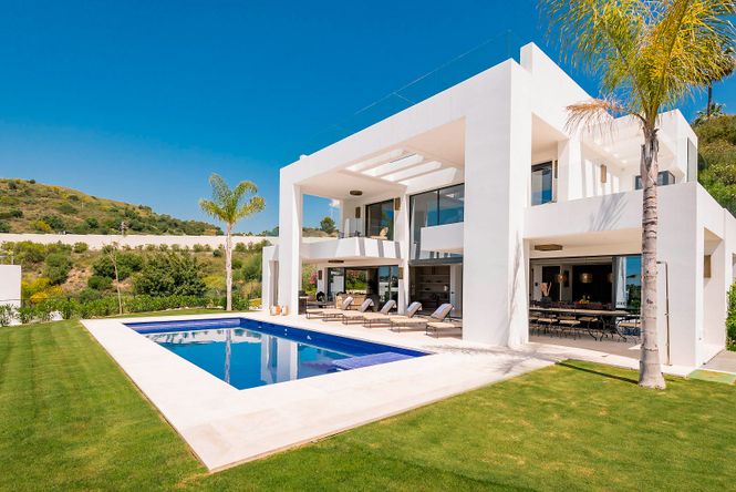 Los Olivos Luxury Villa