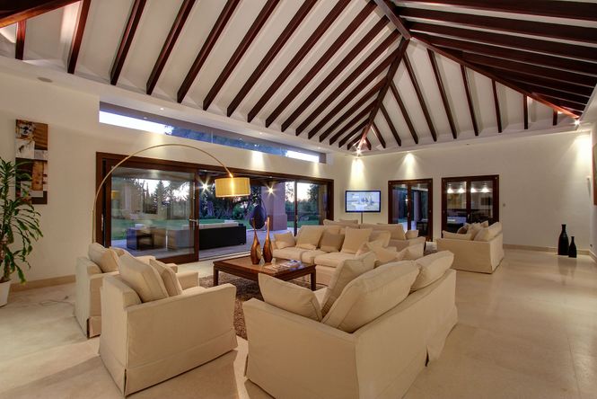 Camojan Luxury Villa