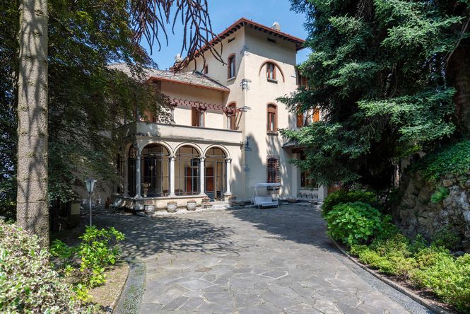 Brunate Luxury Villa