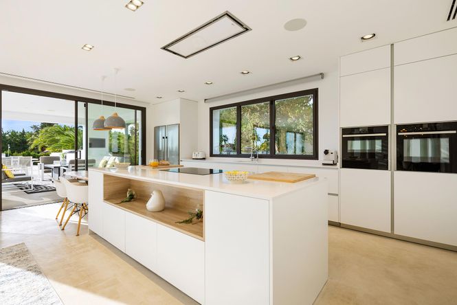 Paraiso White Villa