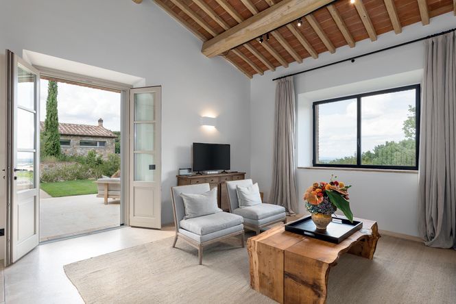 Valdelsa Chic Retreat