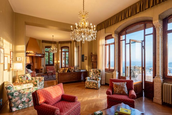 Brunate Luxury Villa