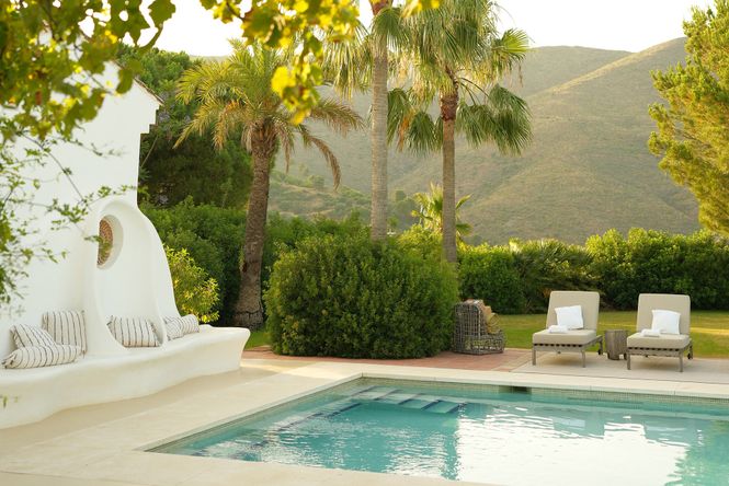 Mairena Luxury Retreat