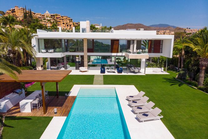 Las Brisas Modern Villa