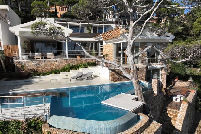 Sa Riera Beach Villa