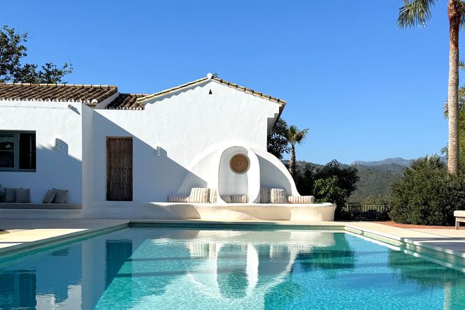 Mairena Luxury Retreat