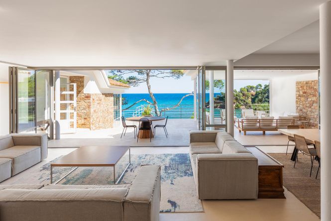 Sa Riera Beach Villa