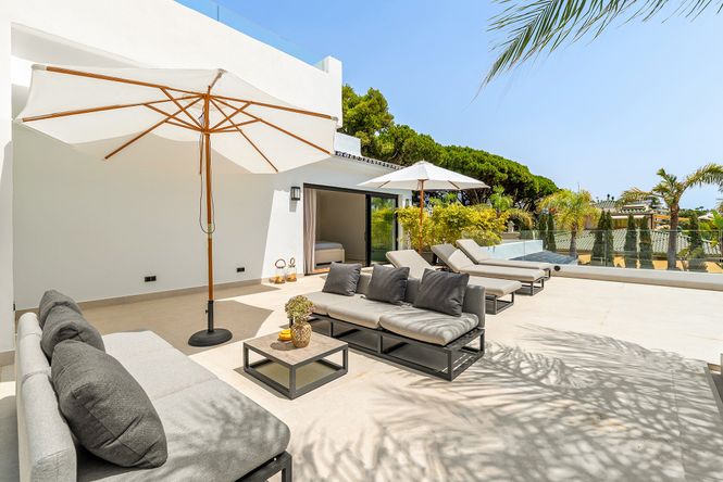 Puerto Banus Sea Villa