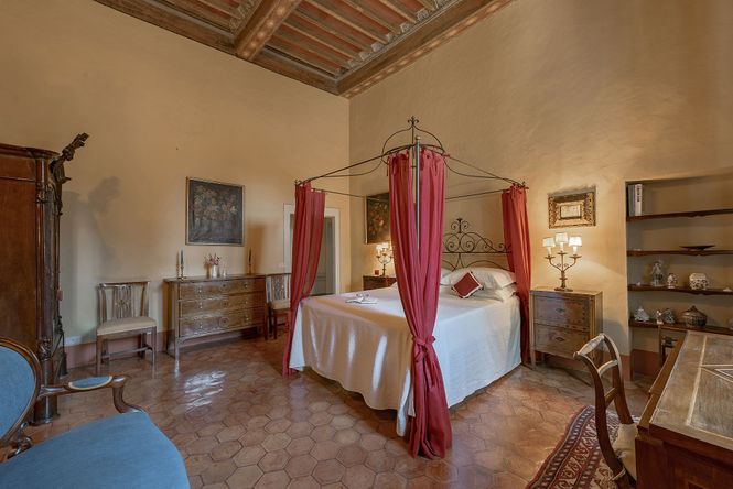 Montalcino Luxury Castle