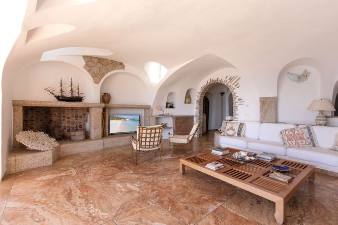 Piccolo Pevero Seafront Villa