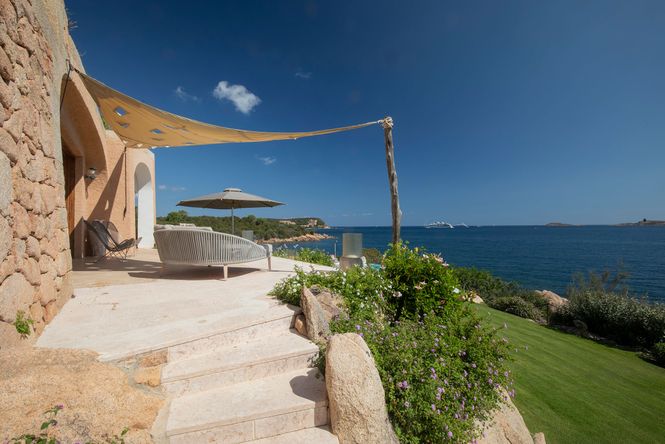 Piccolo Pevero Seafront Villa