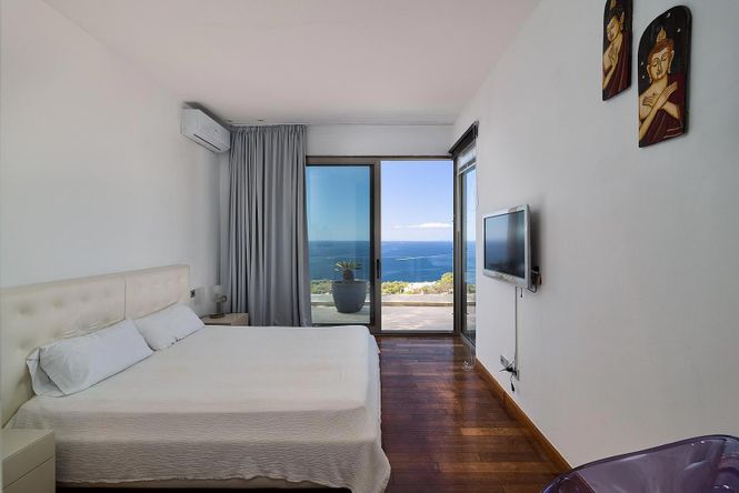 Roca Llisa Seaview Villa