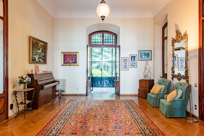 Brunate Luxury Villa