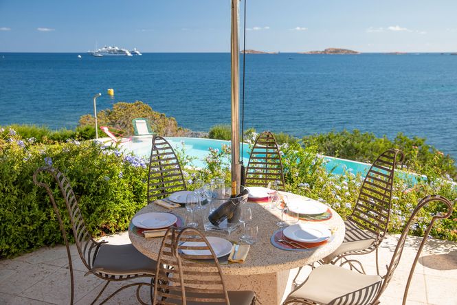 Piccolo Pevero Seafront Villa