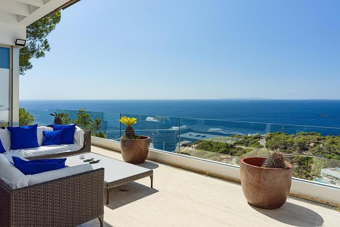 Roca Llisa Seaview Villa