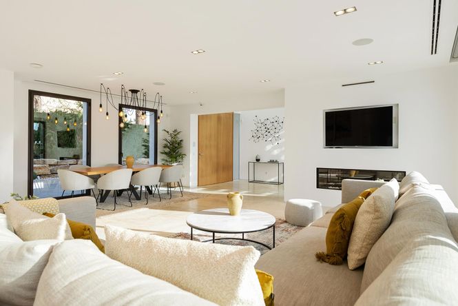 Paraiso White Villa