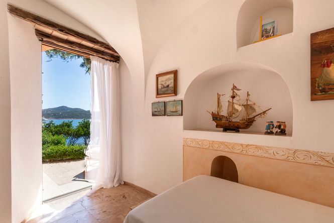 Piccolo Pevero Seafront Villa