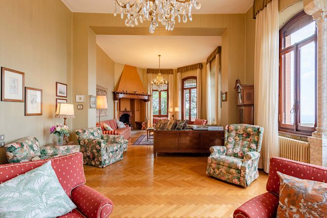 Brunate Luxury Villa