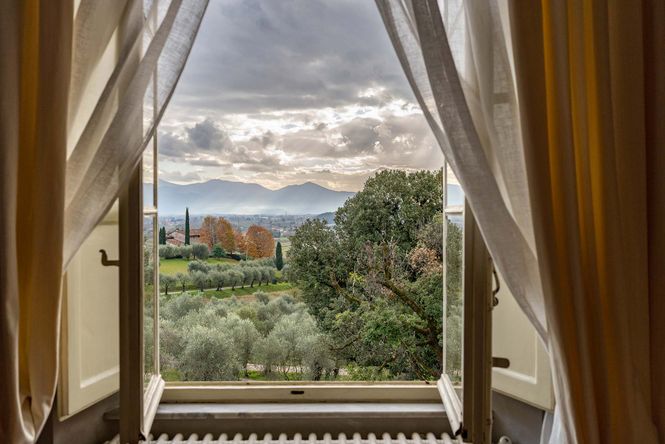 Lucca Luxury Manor