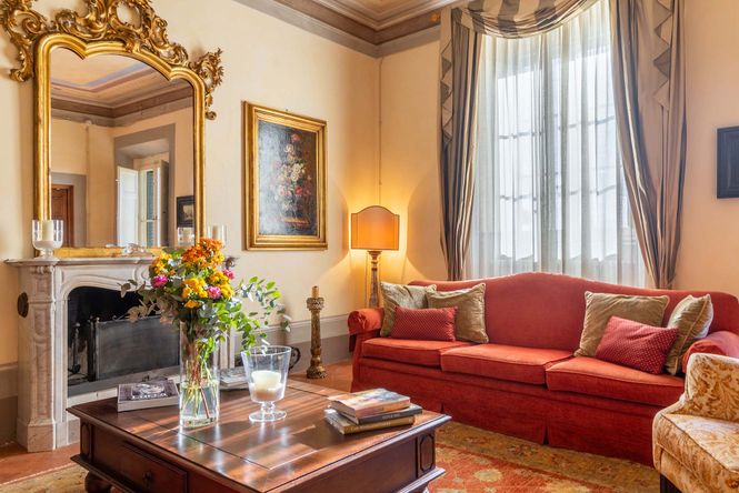 Lucca Luxury Manor