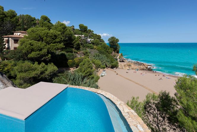 Sa Riera Beach Villa