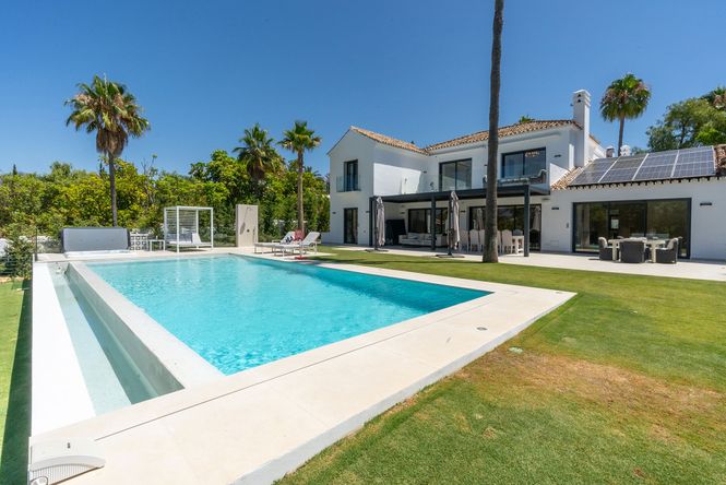 Guadalmina Beach Villa
