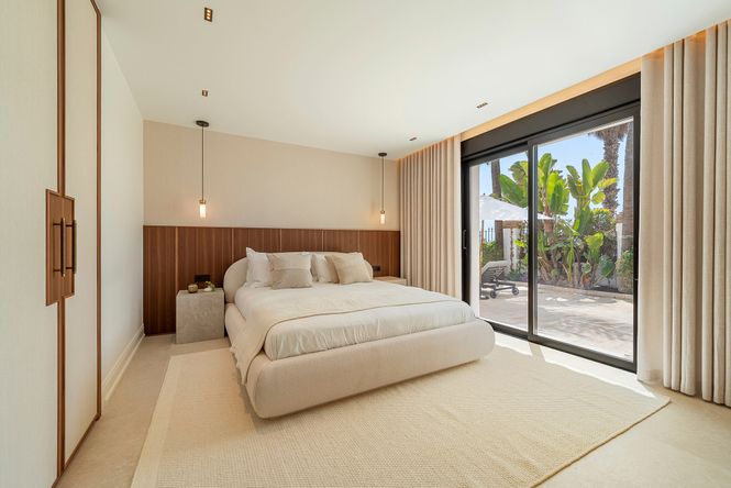 Puerto Banus Sea Villa