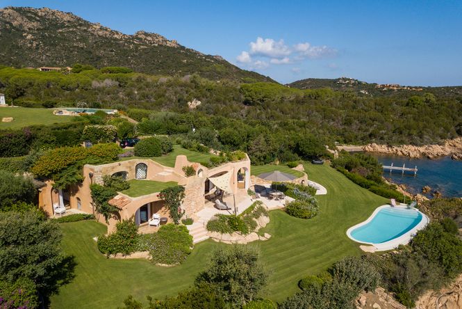 Piccolo Pevero Seafront Villa