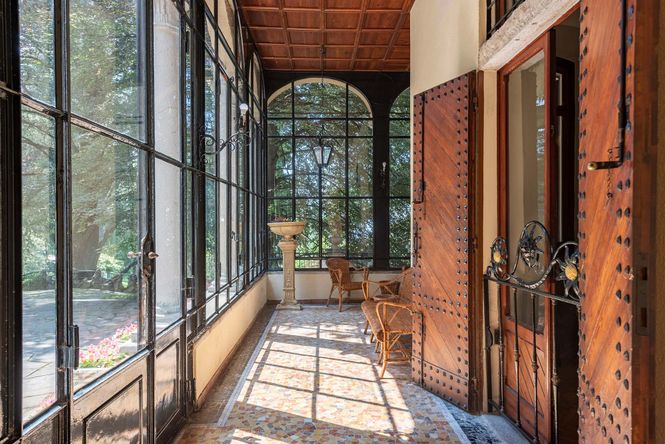 Brunate Luxury Villa