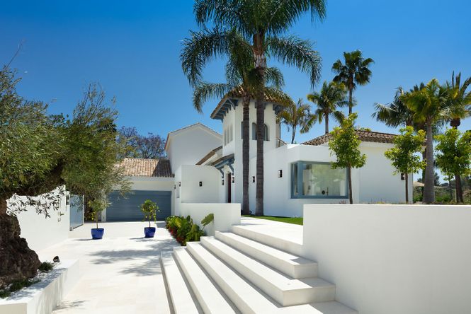 Nueva Andalucia Design Villa