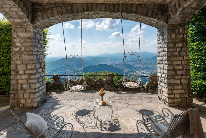 Brunate Luxury Villa