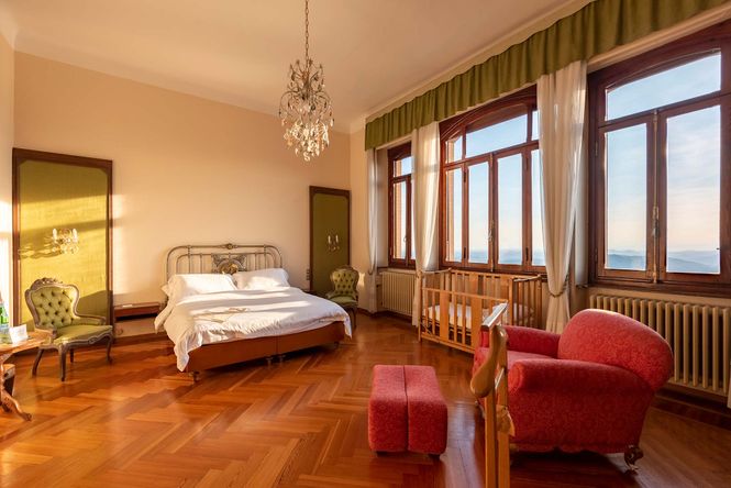 Brunate Luxury Villa