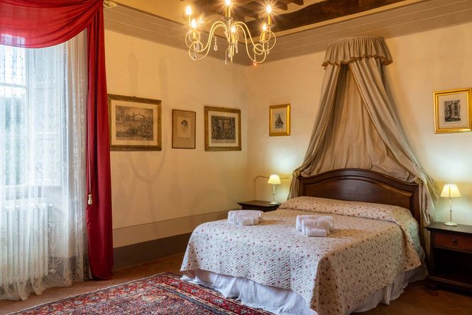 Lucca Luxury Manor