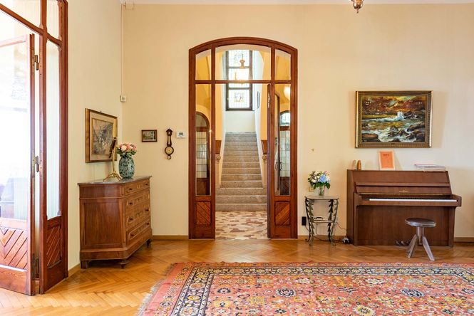 Brunate Luxury Villa