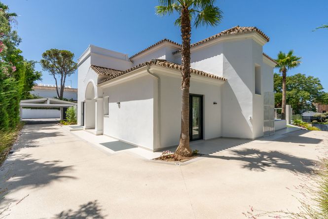 Guadalmina Beach Villa