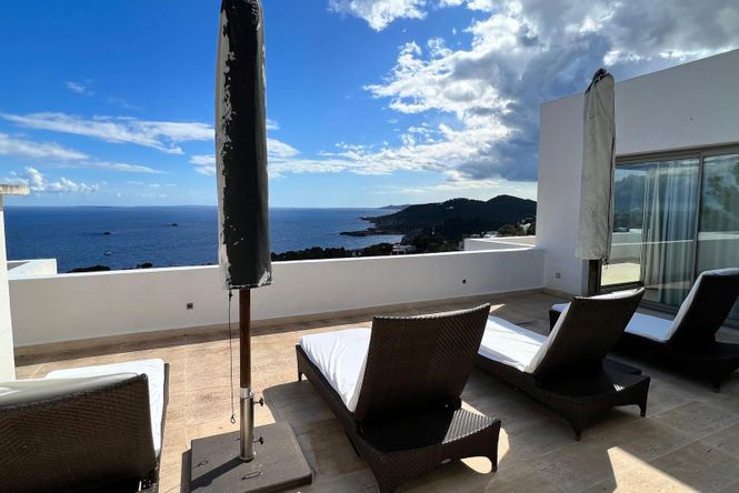 Roca Llisa Seaview Villa