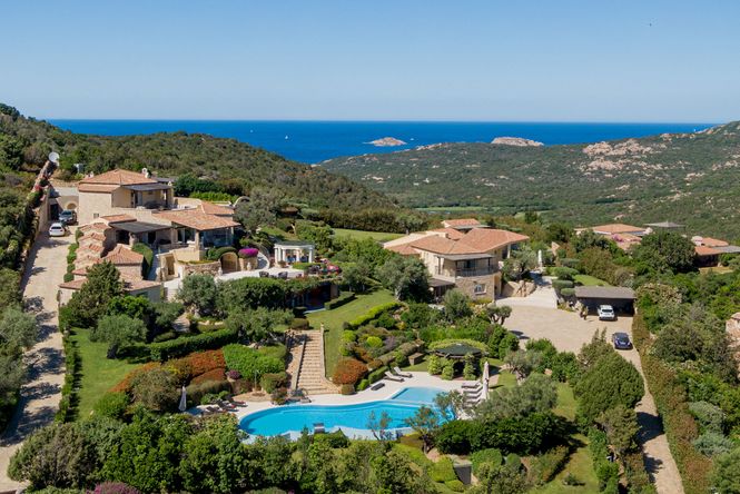 Cala Di Volpe Mansion